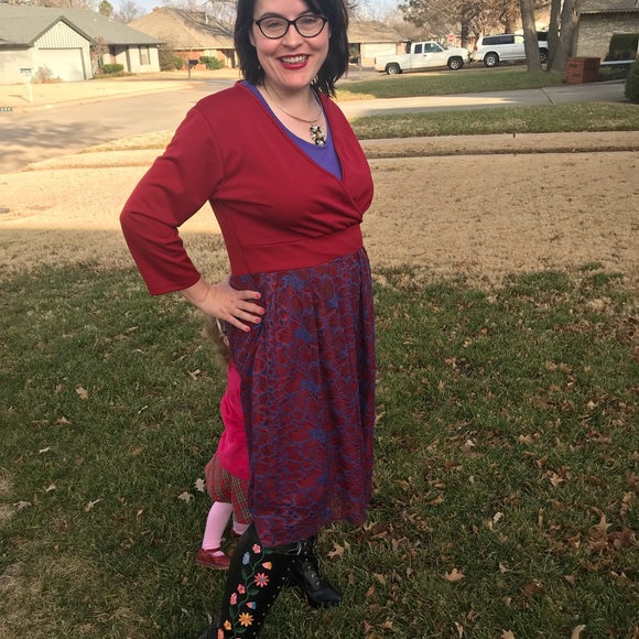 Red plus size party dress - Picture 3 of 3